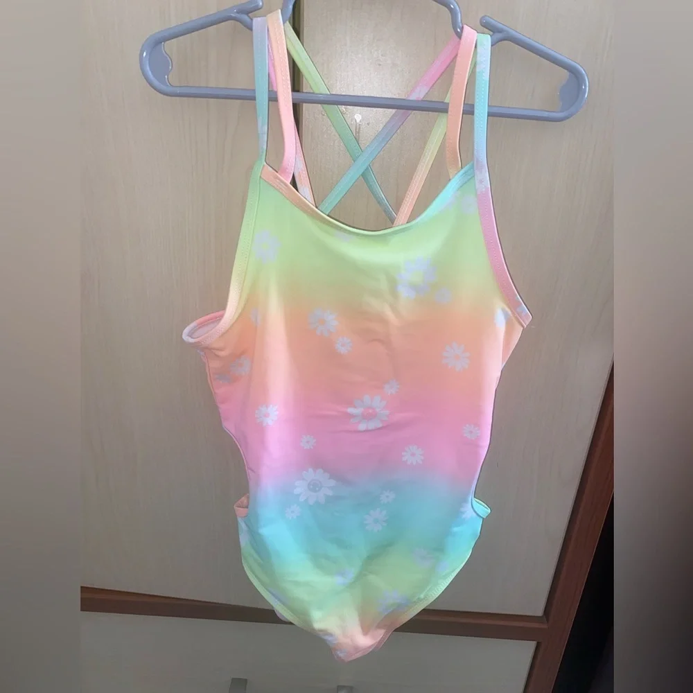 The Children’s Place Girls Rainbow Daisy Cutout One Piece Swimsuit 7/8